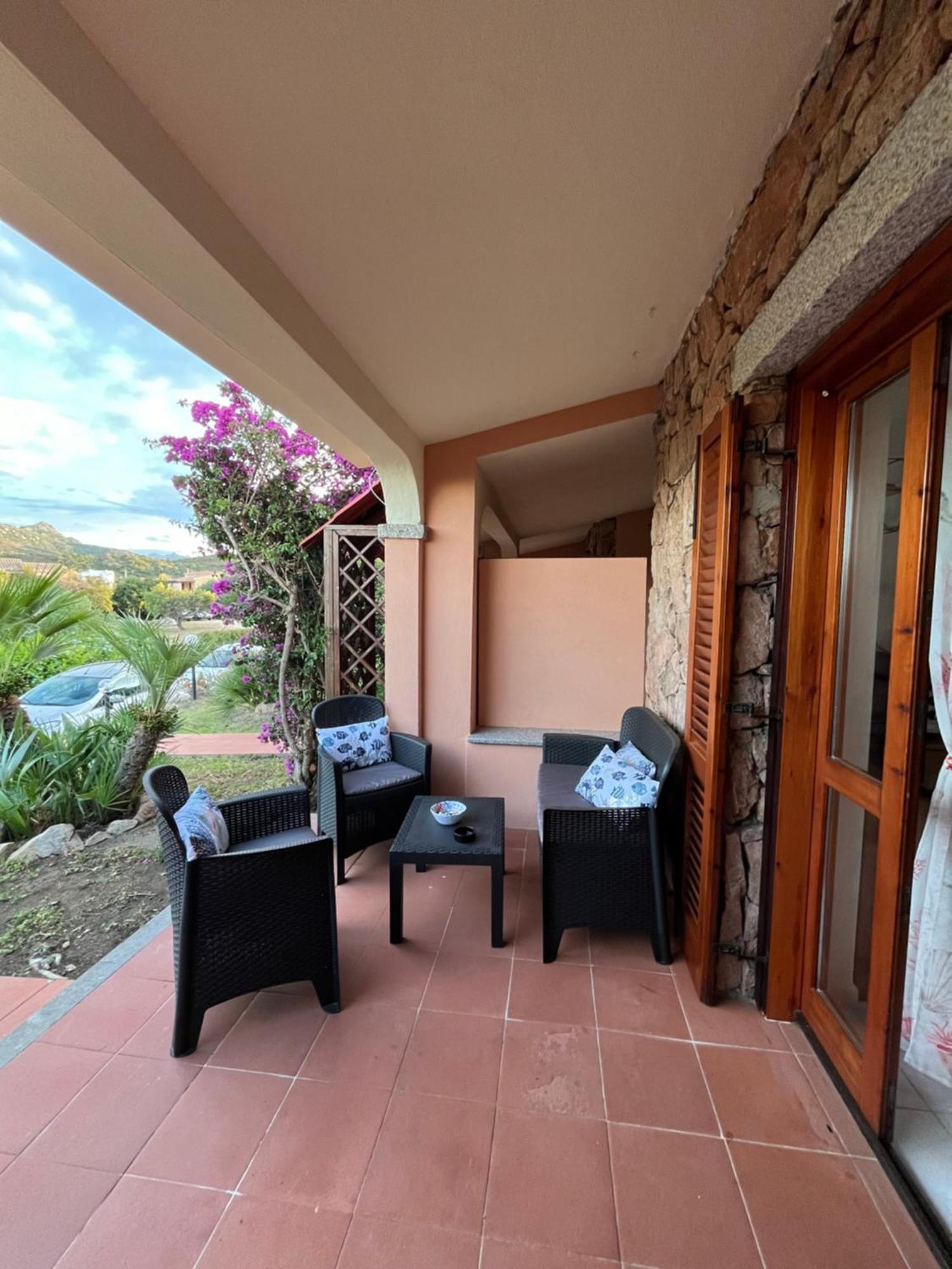 Casa Sviluppata Su Due Piani Con Doppia Veranda E Parcheggio Privato San Teodoro  Exterior photo