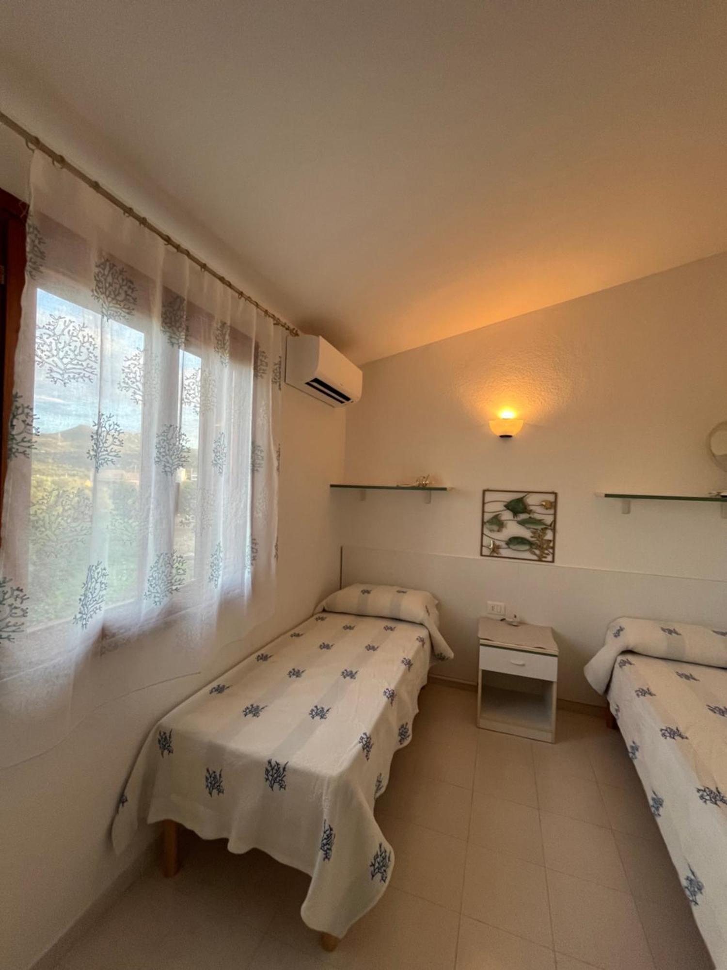 Casa Sviluppata Su Due Piani Con Doppia Veranda E Parcheggio Privato San Teodoro  Exterior photo
