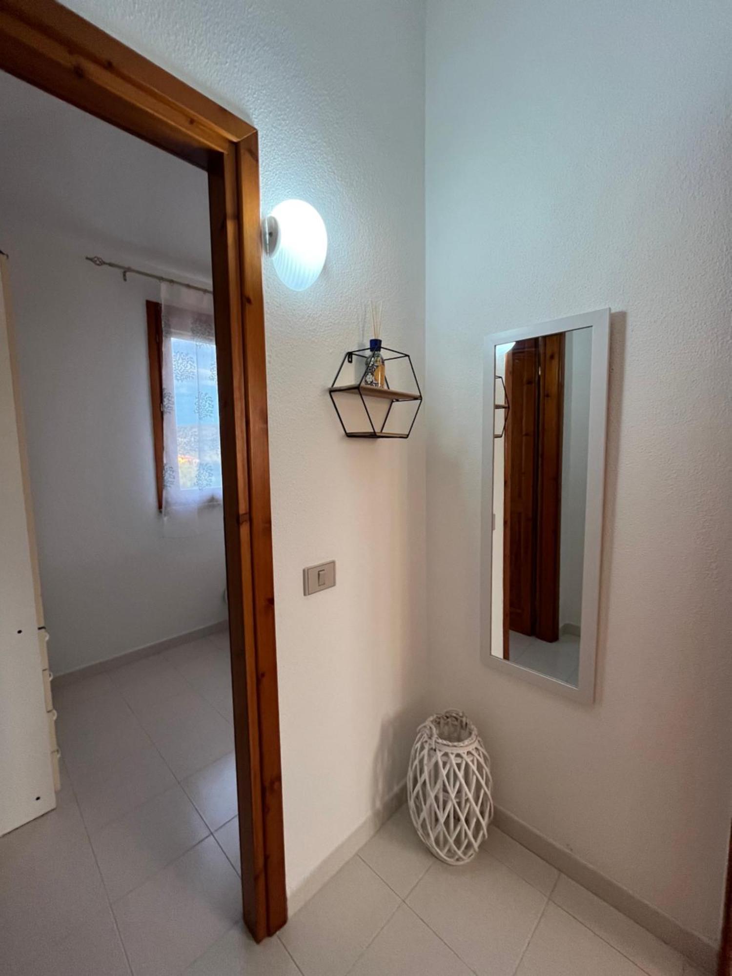 Casa Sviluppata Su Due Piani Con Doppia Veranda E Parcheggio Privato San Teodoro  Exterior photo